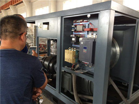 <strong>空壓機(jī),儲(chǔ)氣罐子,噴砂機(jī)</strong>